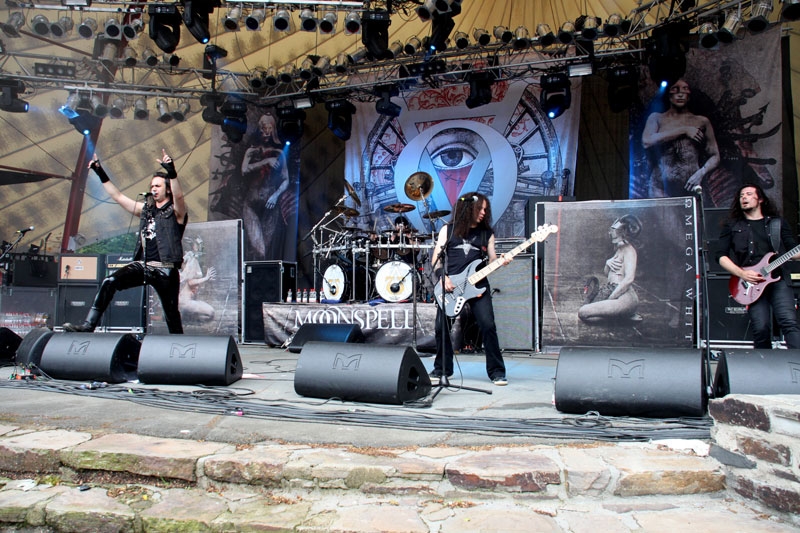 Düstern bei Sonnenschein nur wenig. – Moonspell