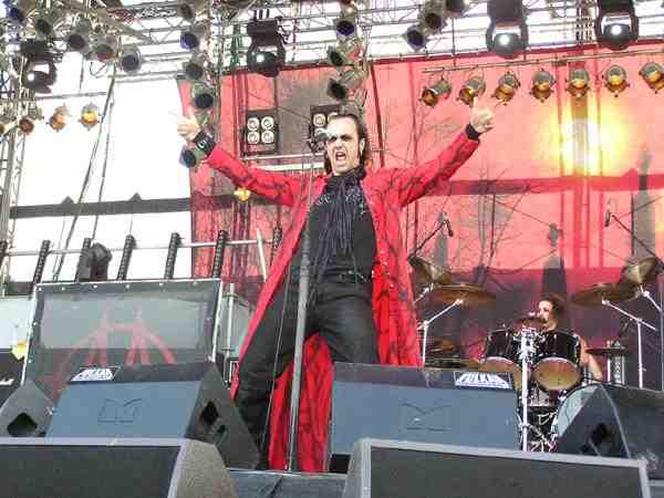 Moonspell – Wirken mit Kajal nicht unbedingt evil aber sind unterhaltsam. – 