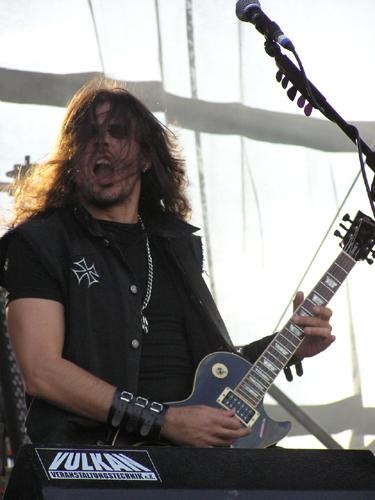 Moonspell – Wirken mit Kajal nicht unbedingt evil aber sind unterhaltsam. – 