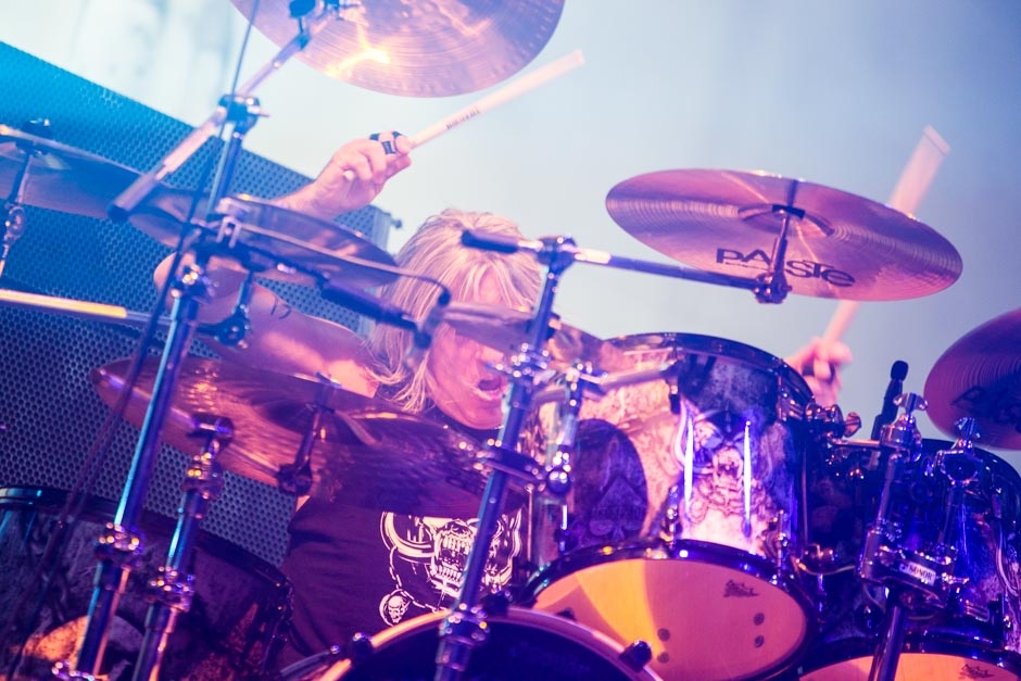 6200 Motörheads headbangen - wenn Herr Kilmister es so will. – Am Schlagzeug: Mikkey Dee.