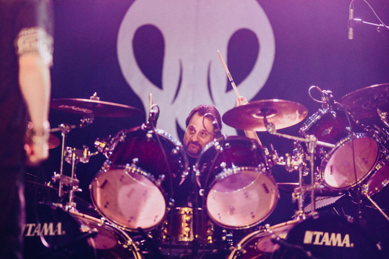 Mr. Bungle – Was für ein Line-up: Mike Patton, Trevor Dunn und Trey Spruance -flankiert von Dave Lombardo und Scott Ian. – Dave Lombardo.
