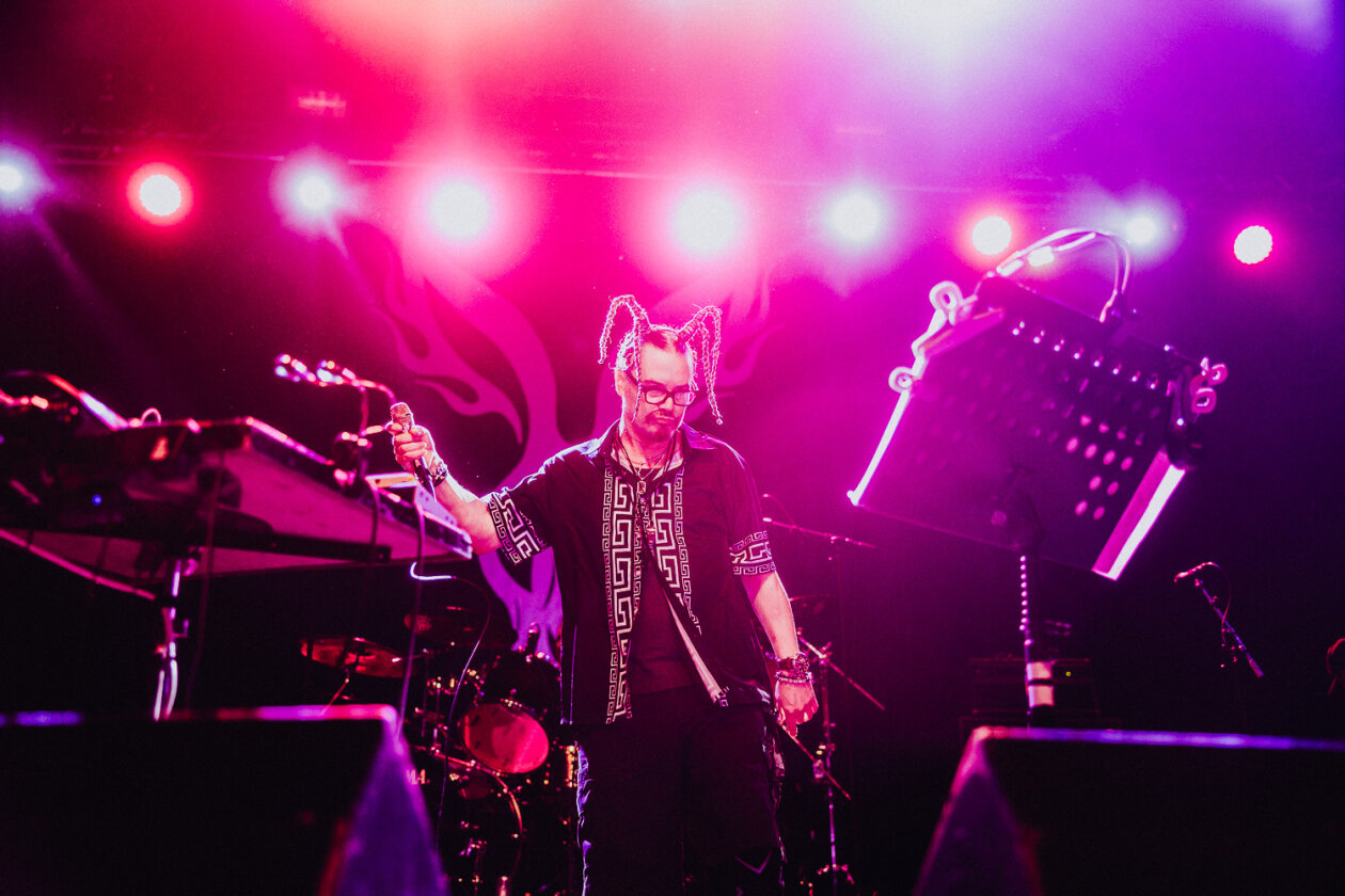 Mr. Bungle – Was für ein Line-up: Mike Patton, Trevor Dunn und Trey Spruance -flankiert von Dave Lombardo und Scott Ian. – Mike.