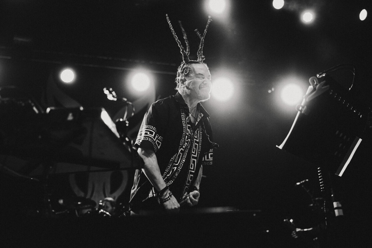 Mr. Bungle – Was für ein Line-up: Mike Patton, Trevor Dunn und Trey Spruance -flankiert von Dave Lombardo und Scott Ian. – Mike.