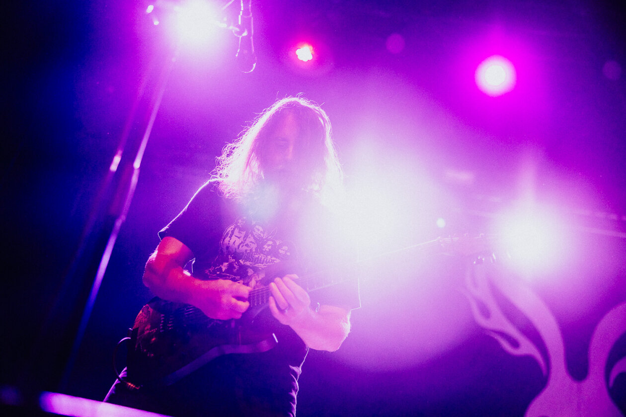 Mr. Bungle – Was für ein Line-up: Mike Patton, Trevor Dunn und Trey Spruance -flankiert von Dave Lombardo und Scott Ian. – Trey.