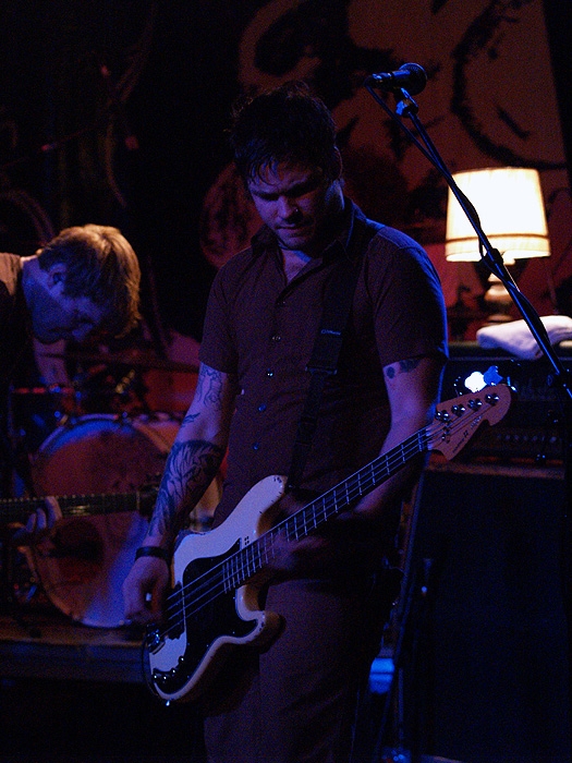 Muff Potter im KuLa in Konstanz (Support: Ex-Hot Water Music Frontman Chuck Ragan) – Dominic "Shredder" Laurenz