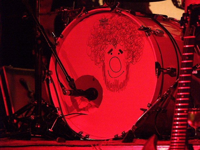 Muff Potter im KuLa in Konstanz (Support: Ex-Hot Water Music Frontman Chuck Ragan) – Selbstporträt von Drummer Brami