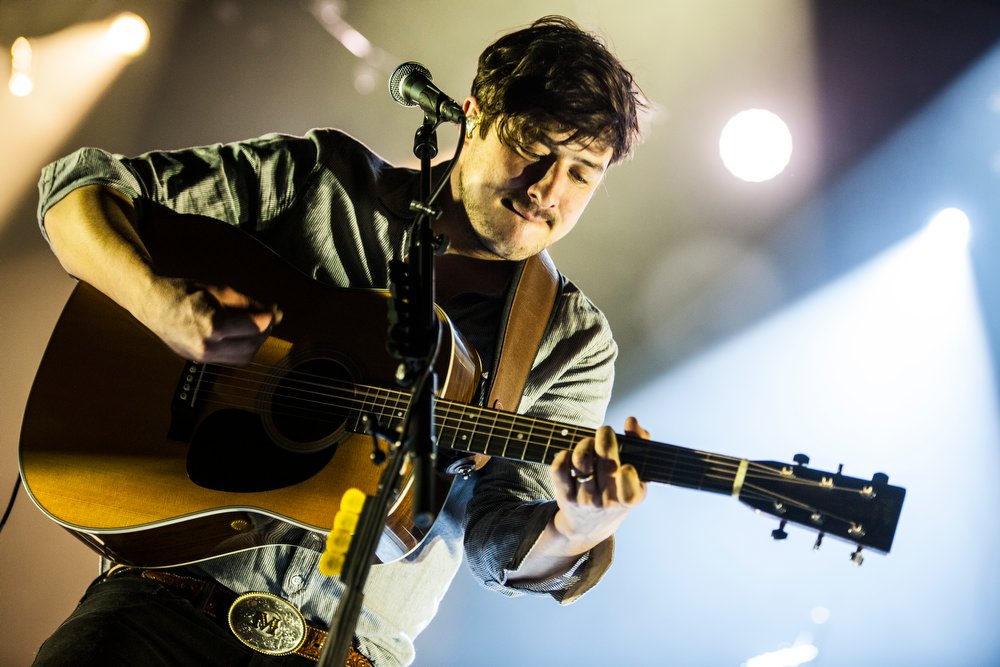 Die London-Boys in der Mitsubishi Electric Halle. – Mumford & Sons.
