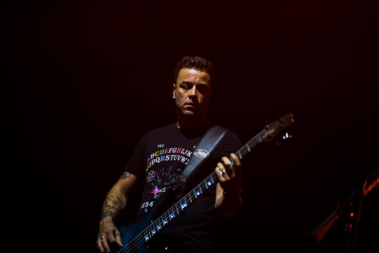 Muse – Mal im etwas kleineren Rahmen: Matthew Bellamy und Co. beim letzten Gig ihrer "October Theatre Tour" im Herbst in der Hauptstadt. – Chris Wolstenholme.