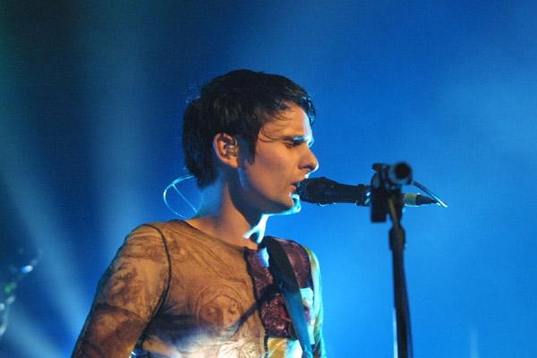 Muse – Die drei Jungs aus Devon - wütend, melancholisch, depressiv und verzweifelt ... – Das Mikro und Matthew.