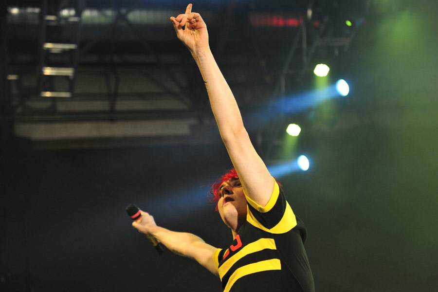 My Chemical Romance – Volle Hütte und textsichere Girls: MCR zelebrieren "Danger Days". – Gerard Way