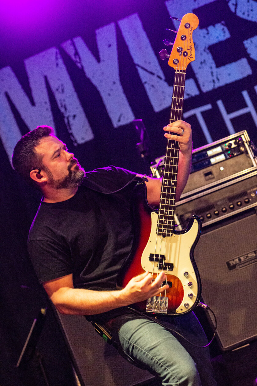 Myles Kennedy – Tim Tournier.