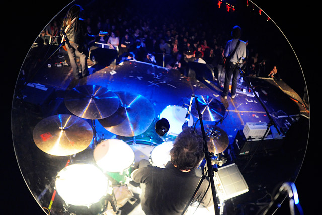 Ausverkauftes Haus beim Nada Surf-Tourauftakt in Deutschland. – 
