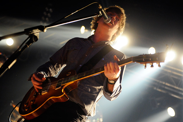 Ausverkauftes Haus beim Nada Surf-Tourauftakt in Deutschland. – 