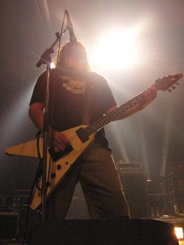 Wenn vier Tier mit Instrumenten über die Bühen rennen, sind es Napalm Death – 