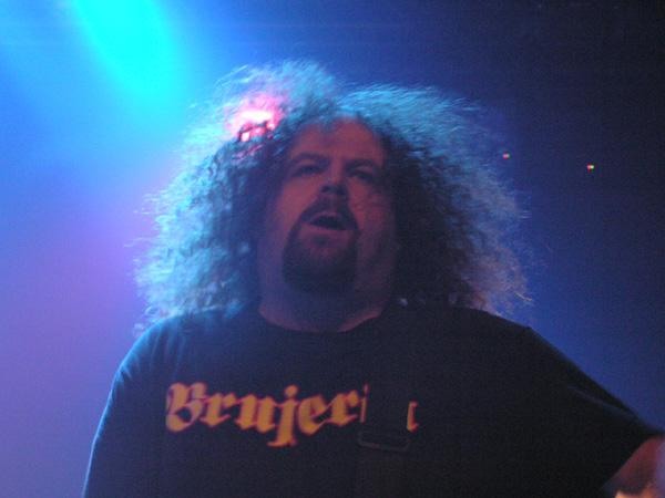 Wenn vier Tier mit Instrumenten über die Bühen rennen, sind es Napalm Death – 