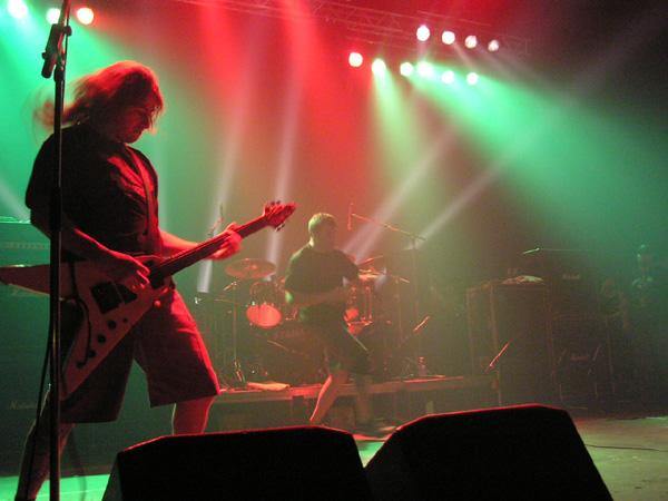 Wenn vier Tier mit Instrumenten über die Bühen rennen, sind es Napalm Death – 