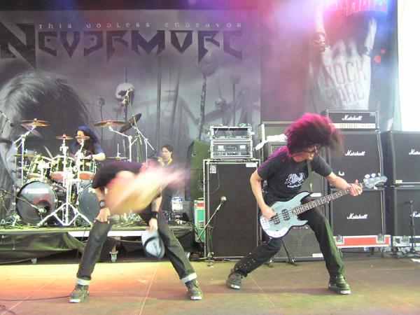 Nevermore sind auch nur als Quartett eine absolute Macht. – 