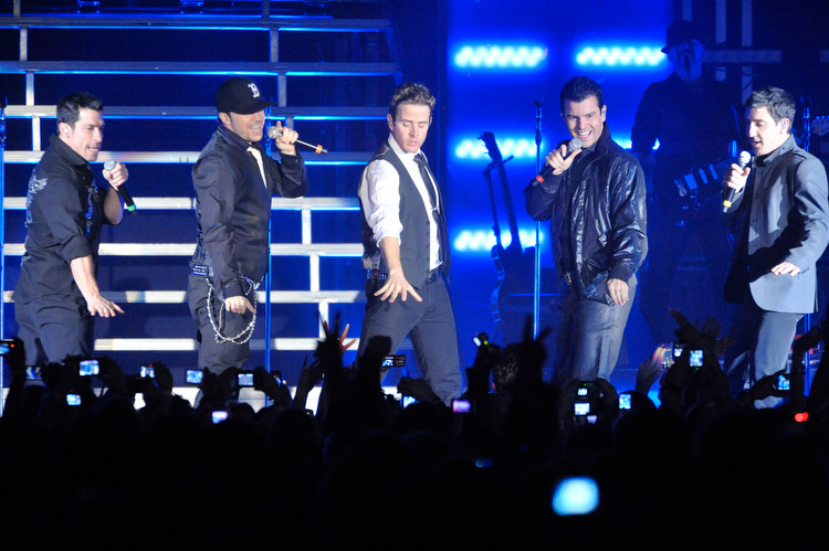 New Kids On The Block – Die New Kids sind zurück und die 4000 in der Philipshalle außer Rand und Band – ... ergibt unter dem Strich eine