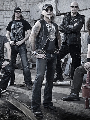 Accept: Zwei Vorab-Videos zu