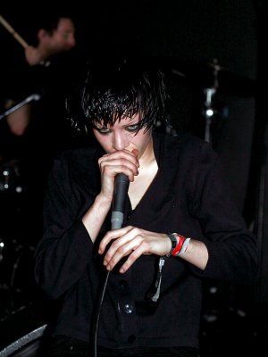 Alice Glass: Goth-inspiriertes Video zu