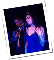 Amy Winehouse: S&auml;ngerin trifft Scheidungsanwalt