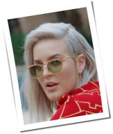 Anne-Marie: 