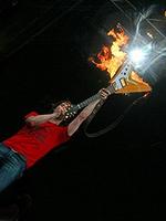 Ash: Feuer und Flamme für Tourbusse