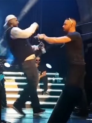 Auf der Bühne: Kollegah schlägt Fan