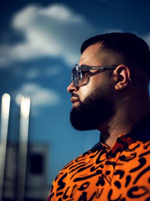 Azzi Memo: Benefiz-Song für Hanau mit 18 Features