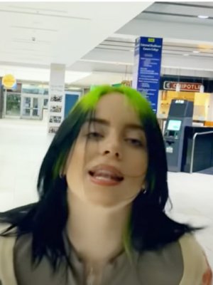 Billie Eilish: Nachts in der Shopping Mall