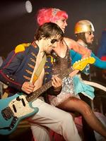 Bonaparte: Mit Deichkind auf der Die Ärzte-Bühne