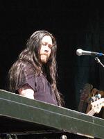 Deftones: Bassist Chi Cheng gestorben