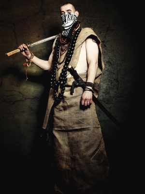 Doubletime: Brutalo-Buddhist unter Beschuss