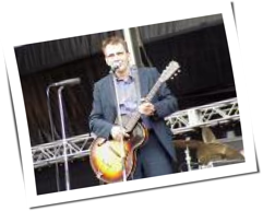 Element Of Crime: Bestsellerautor und Band auf Tournee