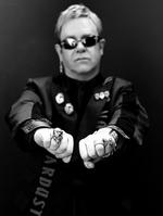 Elton John: Jubilar trotzt Schwulenhassern
