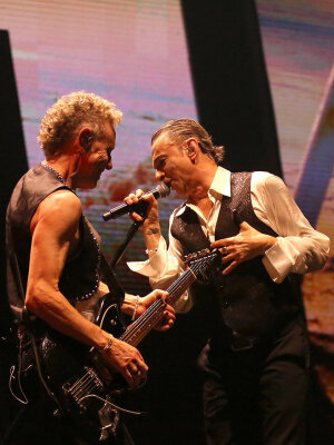 Fotos/Review: Depeche Mode begeistern in Hamburg