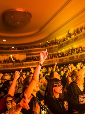 Fotos/Review: Muse im Berliner Admiralspalast