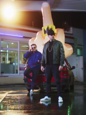Frauenarzt ft. Karate Andi: Das Video zu