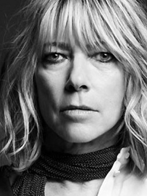 Glitterbust: Kim Gordon meldet sich zurück