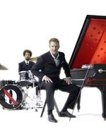 Interaktives Video: QOTSA laden ins Spukschloss