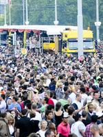 Loveparade: Immer mehr Tote nach Massenpanik