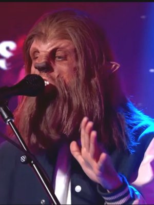 M83: Als Teen Wolf bei Jimmy Kimmel