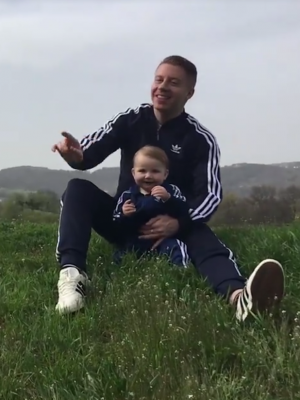 Macklemore: Reise-Clip zu