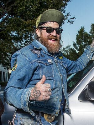 Mastodon: Brent Hinds tritt gegen