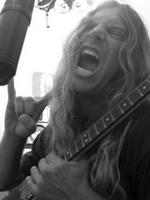 Metalsplitter: Auch Bassisten haben Gefühle