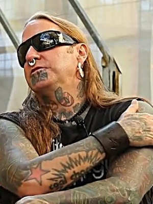 Metalsplitter: Peace&comma; Love &amp&semi; Metal