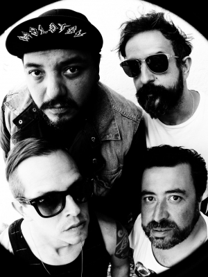 Molotov: Retro-Clip zur Single