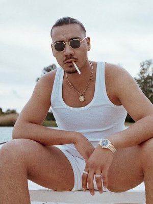 Neuer Song: Apache 207 tanzt allein im