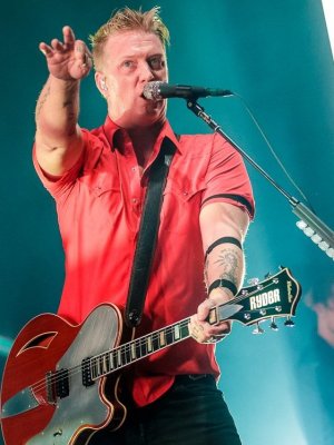 Schuh-Plattler: Josh Homme verkündet Doppelalbum