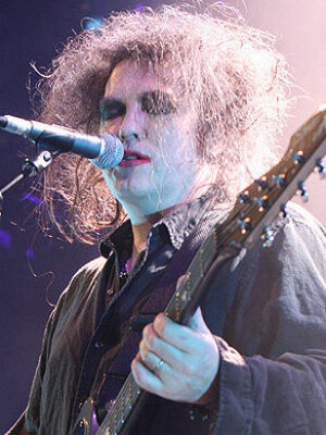 Schuh-Plattler: Neuer The Cure-Song
